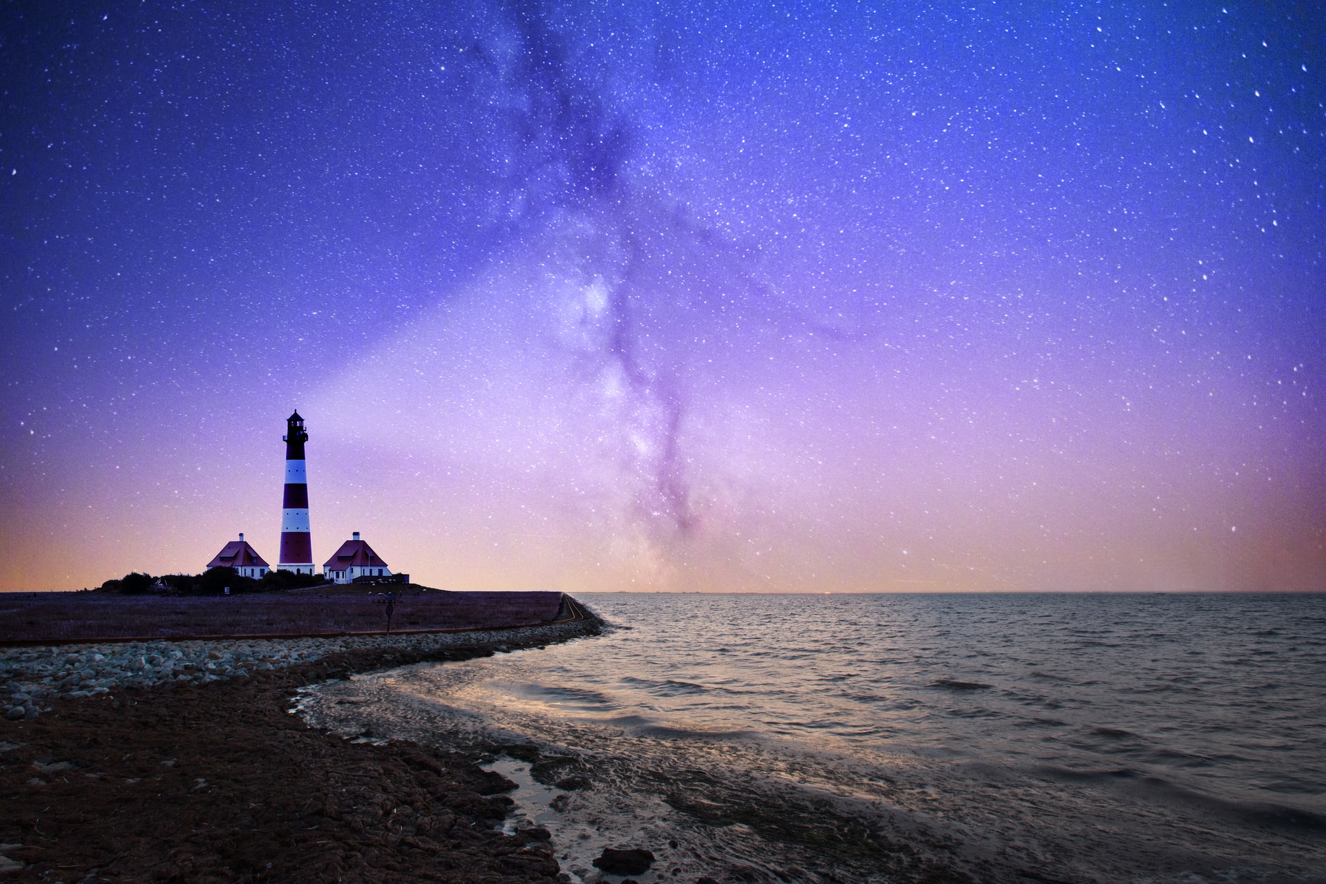 Lighthouse photo by Robert Wiedemann